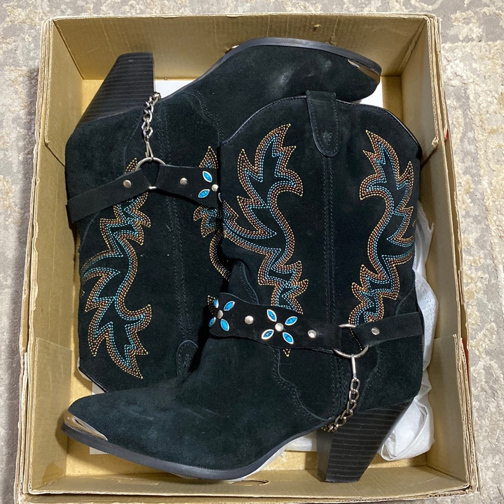 Dingo womens black suede boots size 9